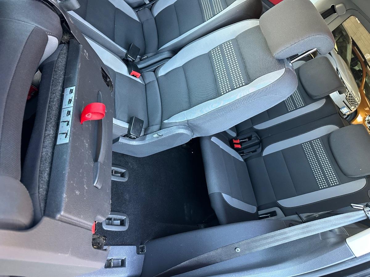 VOLKSWAGEN - Touran - 1.6 TDI DPF 7P.Comfort. BlueM. Tech.