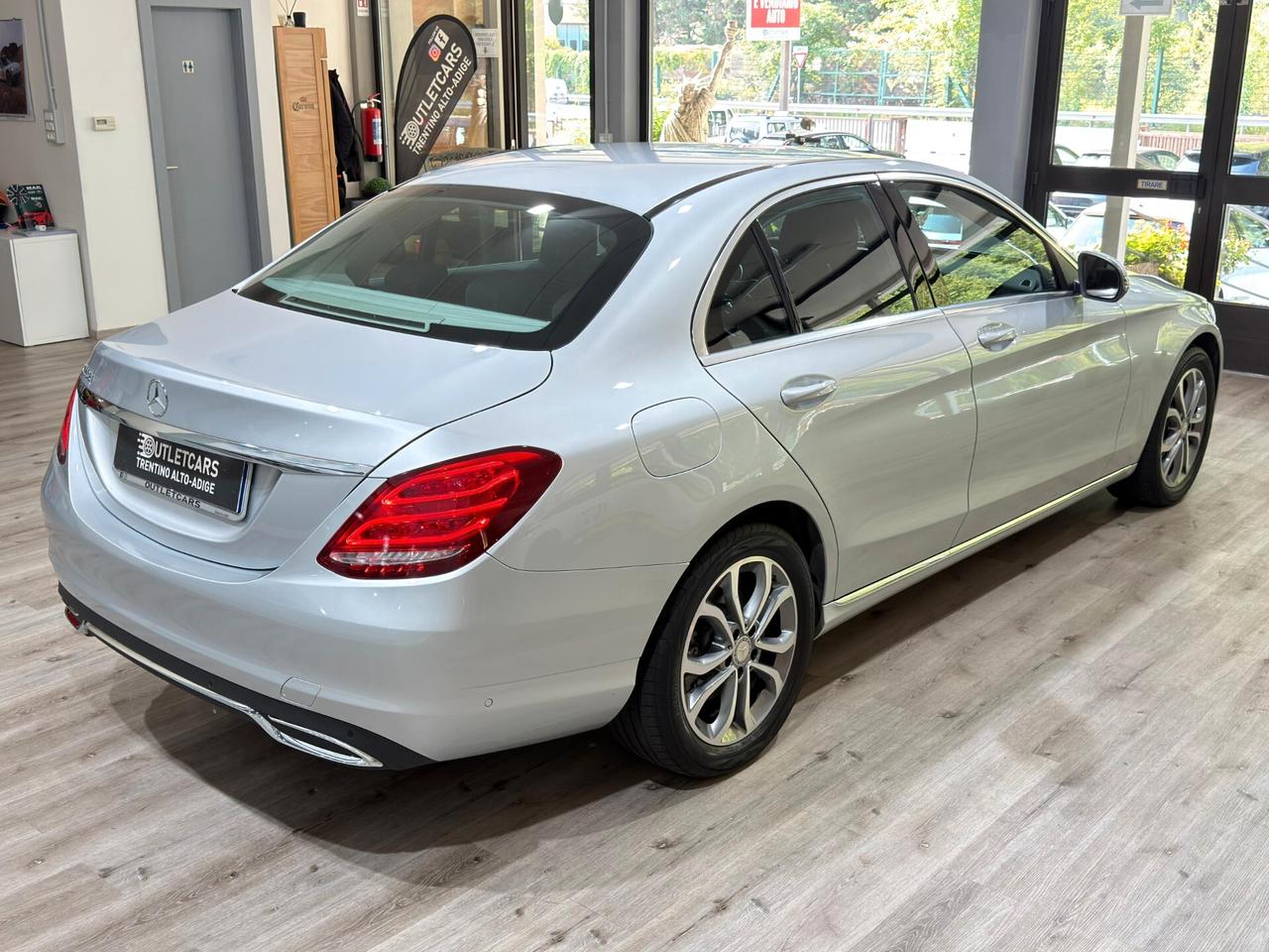 MERCEDES C 220 2.2d 170cv AUTO 75.000km BERLINA