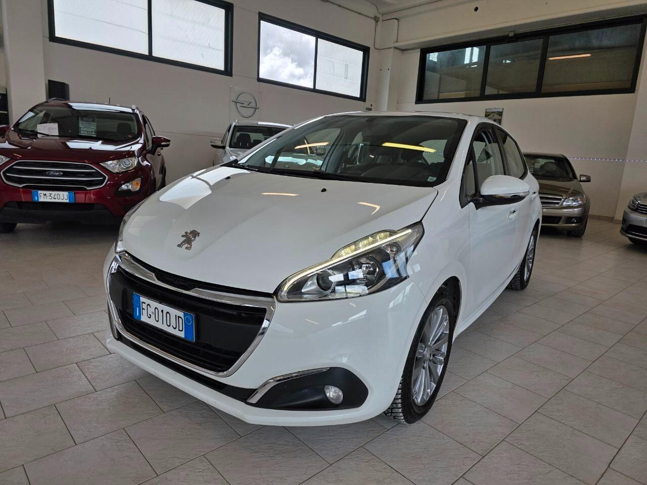 Peugeot 208 PureTech 82 5p. GPL Allure