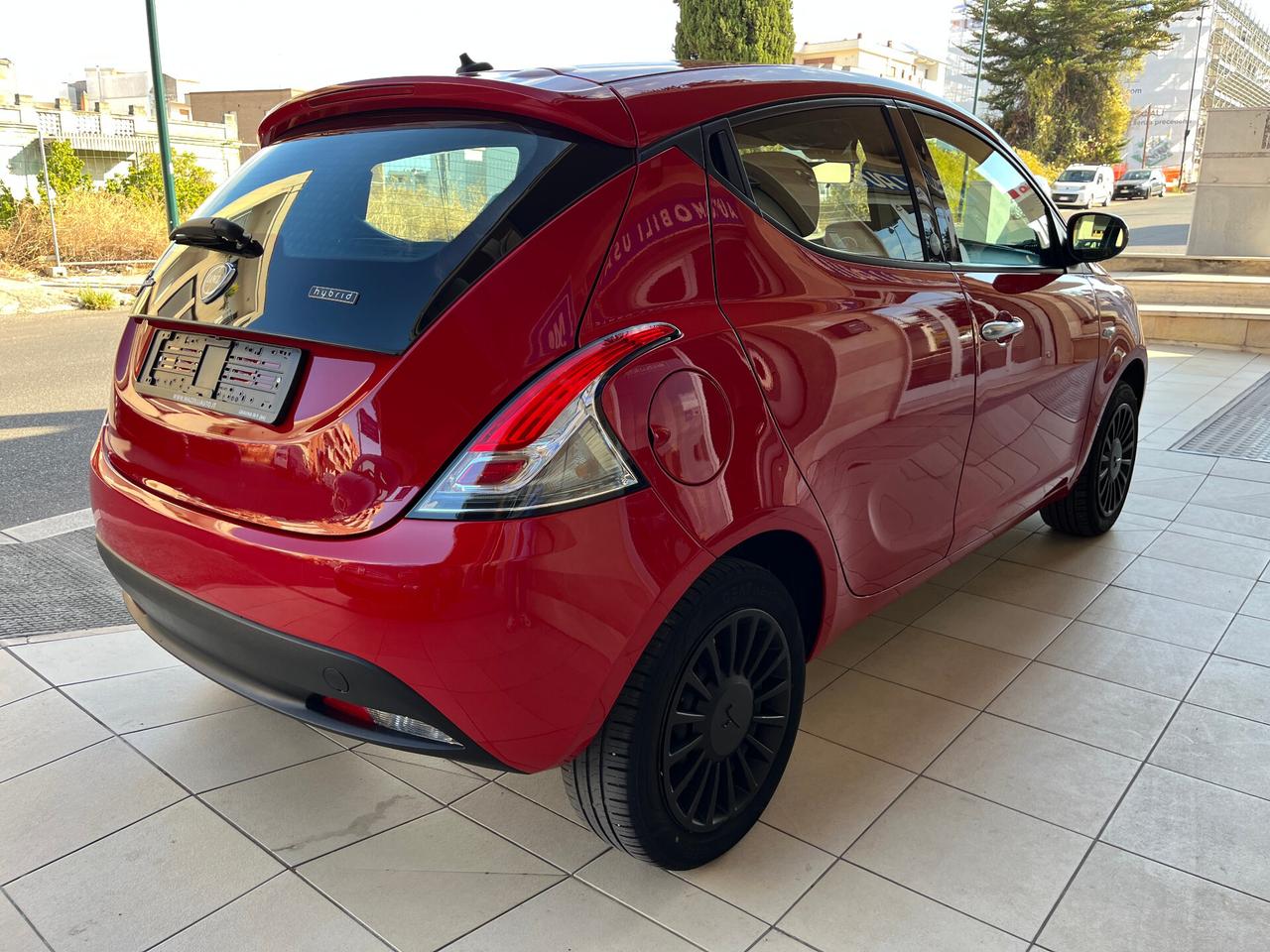 Lancia Ypsilon 1.0 Hybrid 5 porte 70cv -gz749ve-