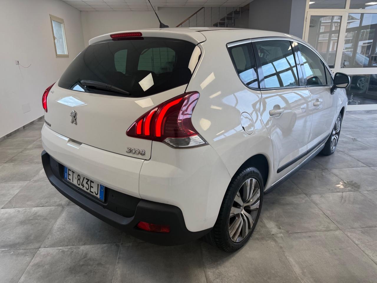 Peugeot 3008 1.6 HDi 115CV Allure