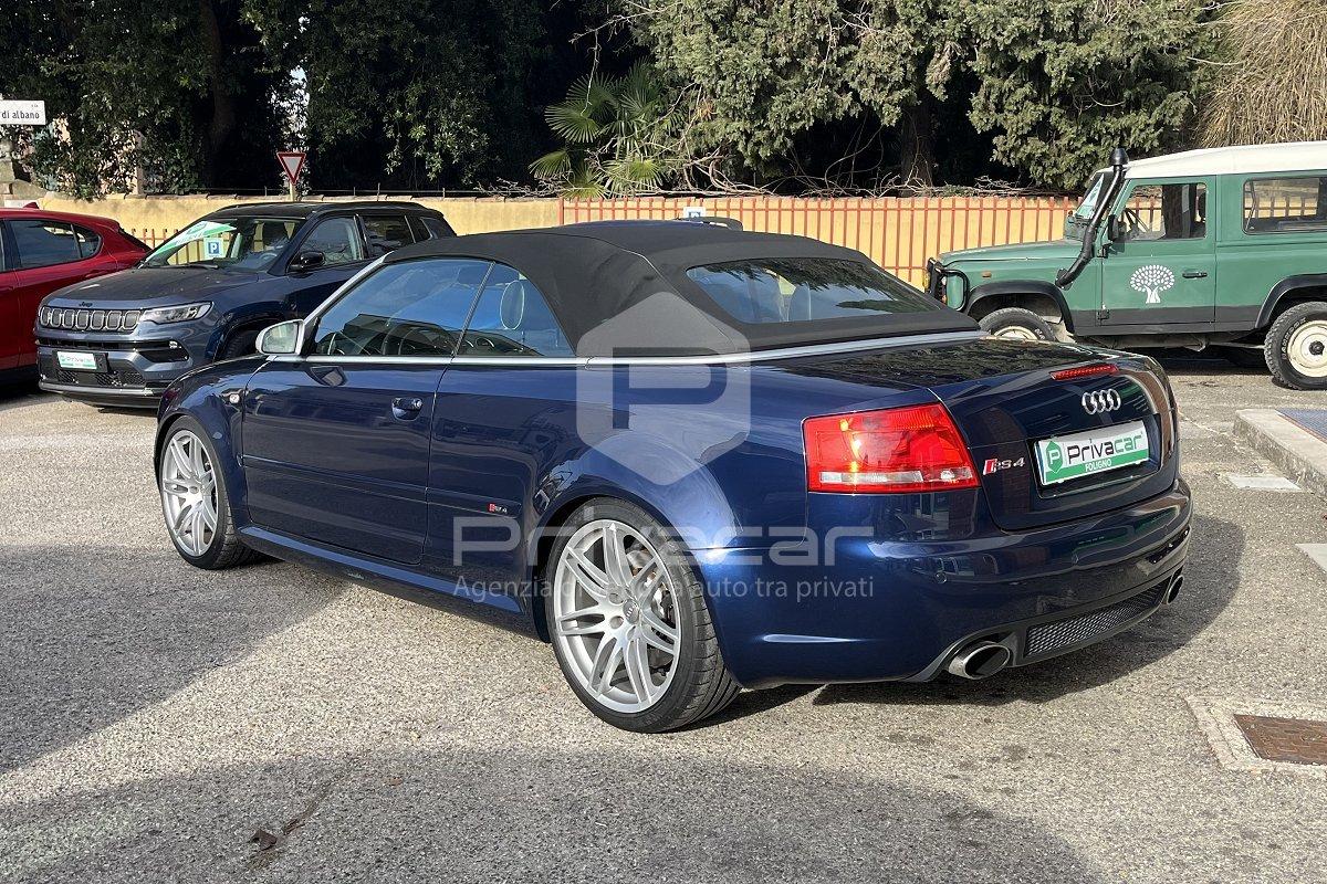 AUDI RS 4 Cabriolet 4.2 V8 quattro