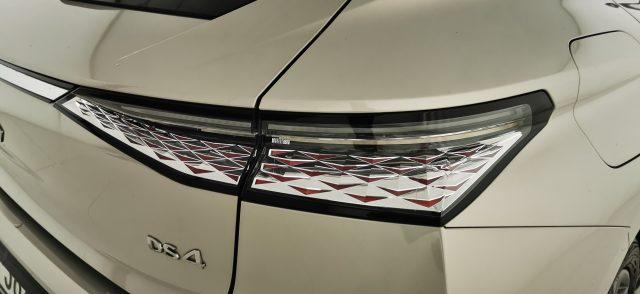 DS AUTOMOBILES DS 4 E-Tense 225 Cross Trocadero