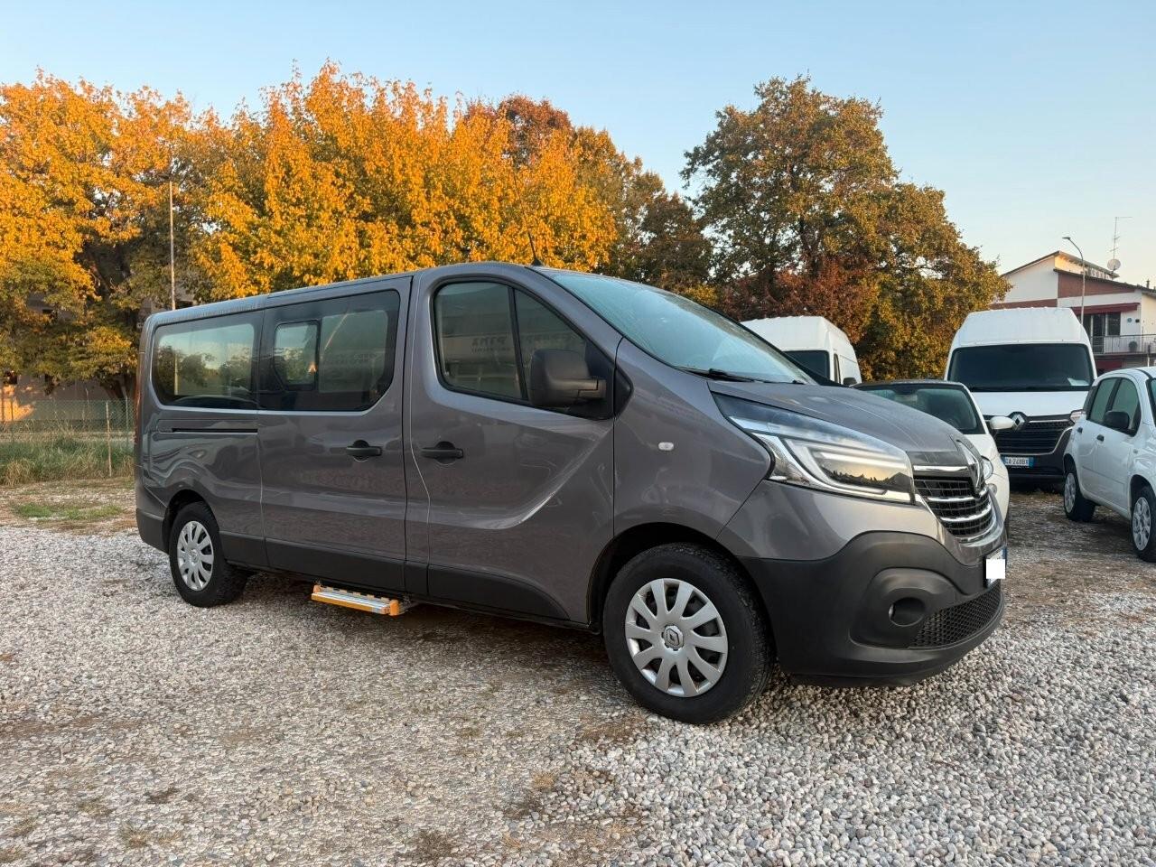 RENAULT TRAFIC PASSENGER T29 2.0 dCi 145 CV L2H1 ENERGY ZEN – SOLO 22.000 KM