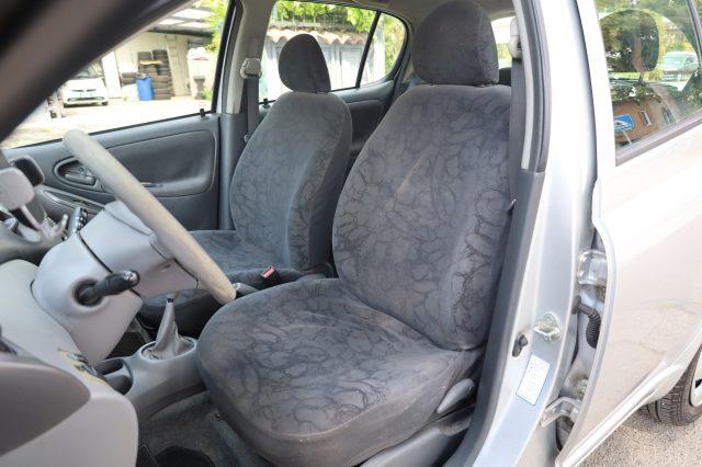 TOYOTA Yaris 1.0i 16V 5 Porte Sol Ideale per NEOPATENTATI