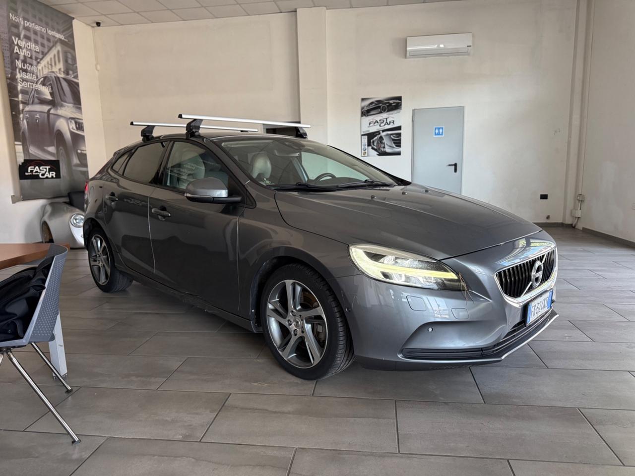 Volvo V40 D2 Geartronic R-design Kinetic