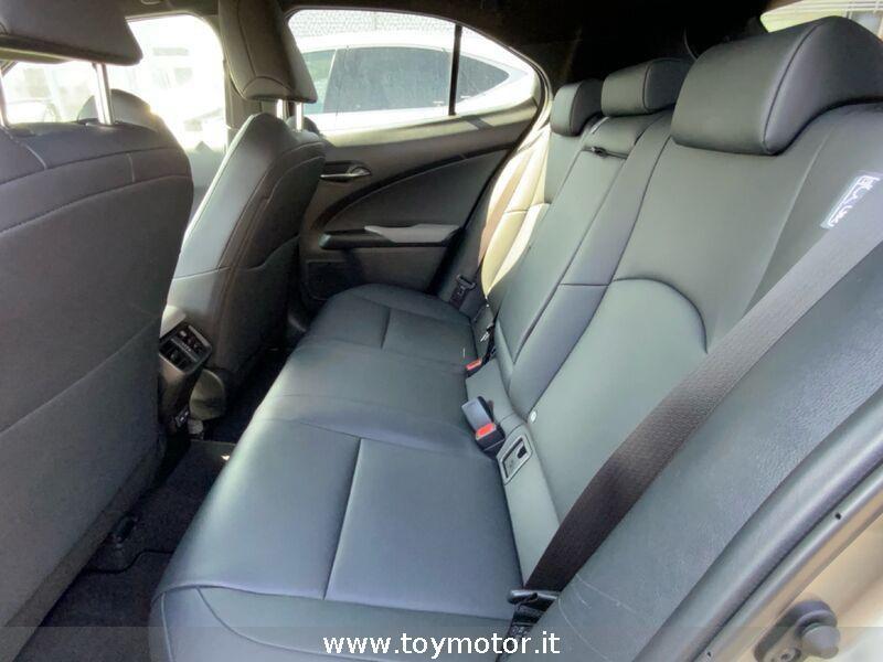 Lexus UX Hybrid Midnight