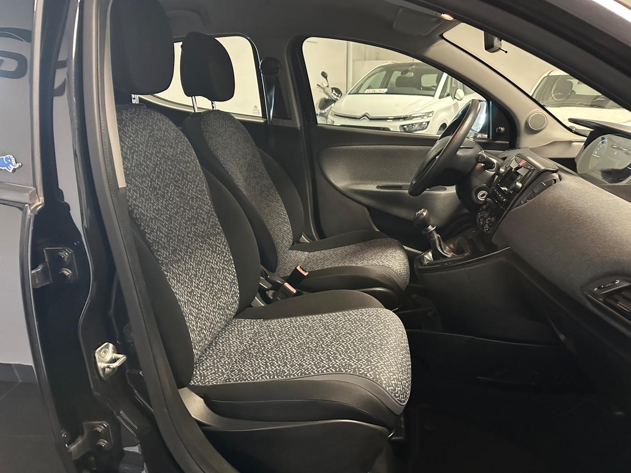 LANCIA YPSILON 1.2 BENZINA 69CV NEOPATENTATI