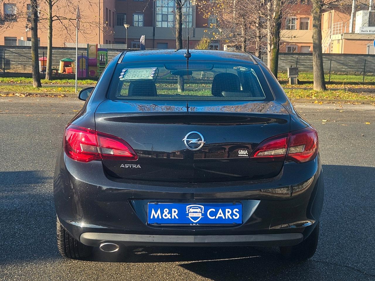 Opel Astra Sedan 1.4 benzina/GPL 110.000km