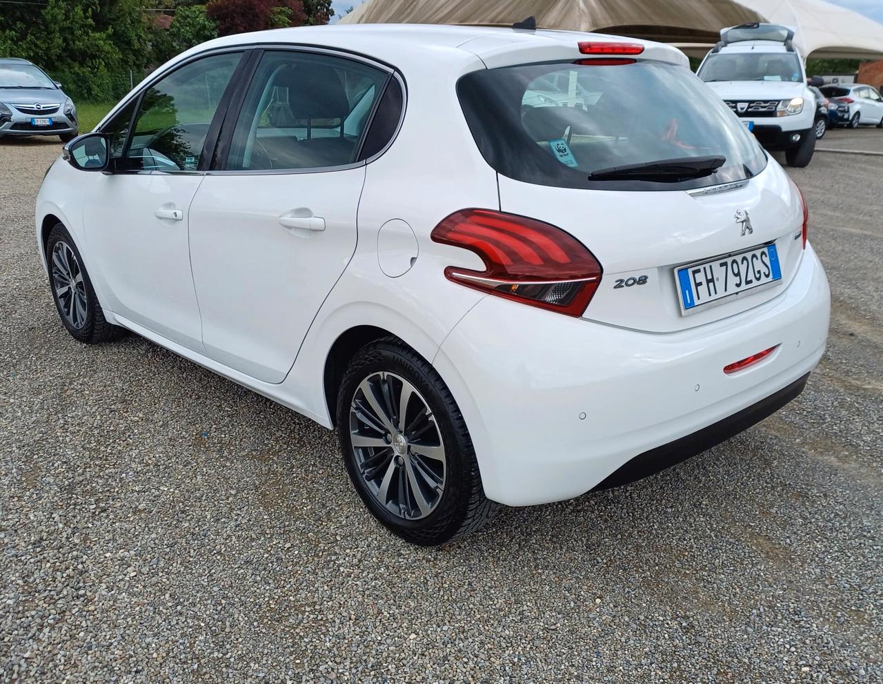 Peugeot 208 PureTech 82 5 porte Allure