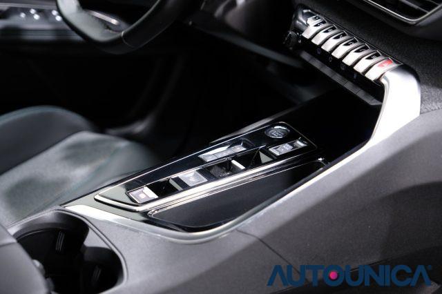 PEUGEOT 3008 Hybrid4 300 E-EAT8 ALLURE PACK FULL LED