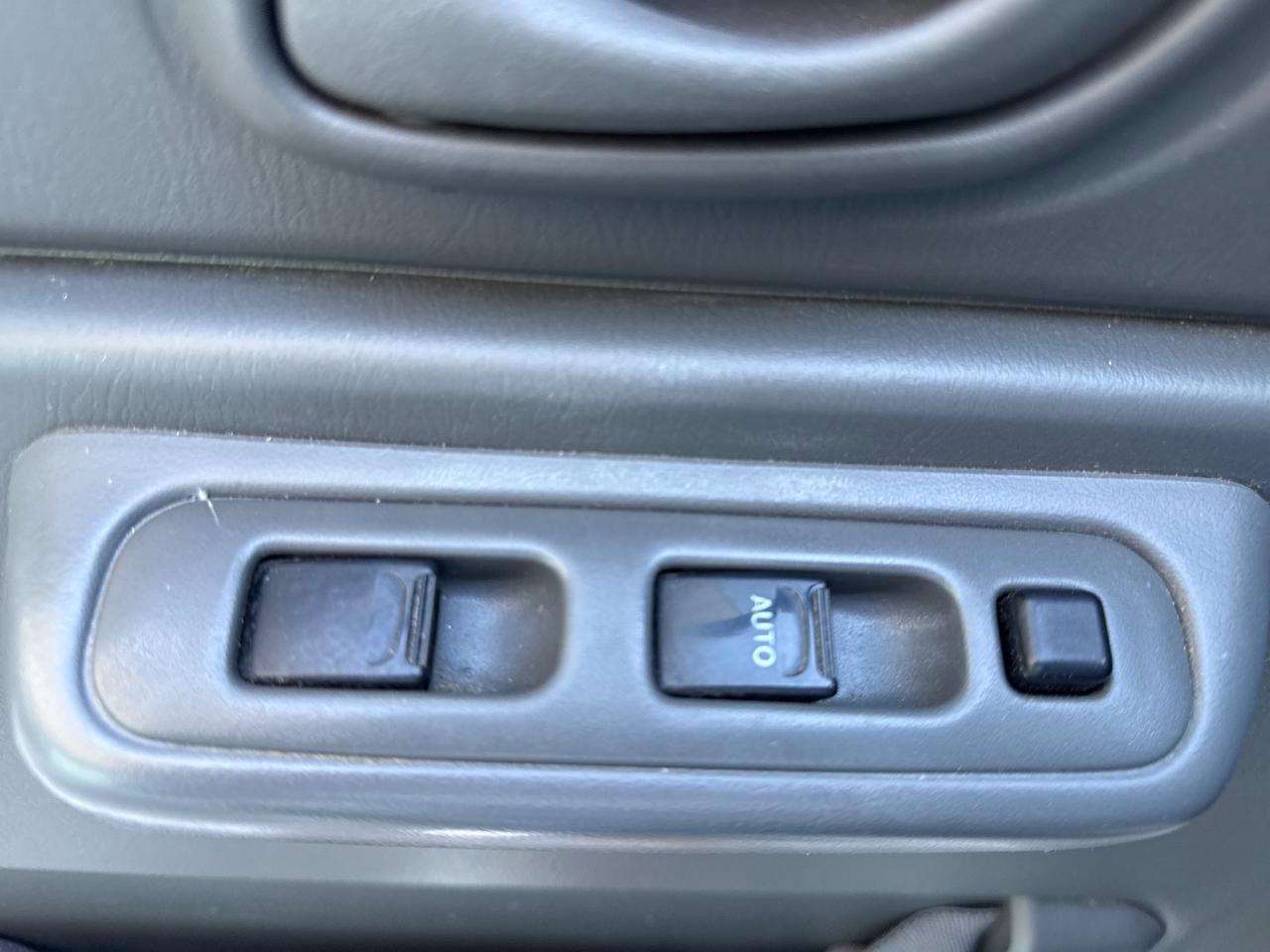 Suzuki Jimny - 1.3i 4WD JLX