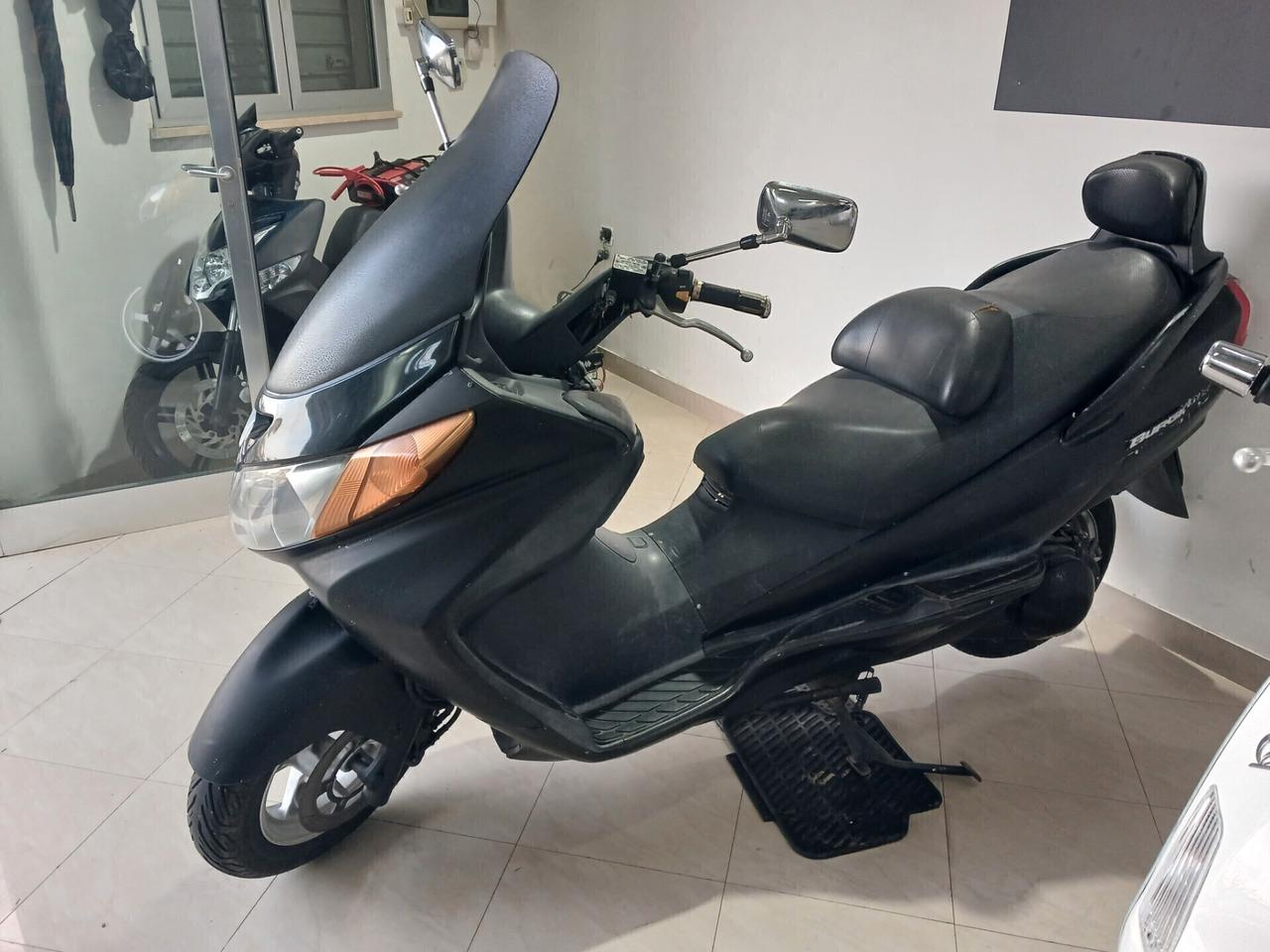 Suzuki Burgman 400