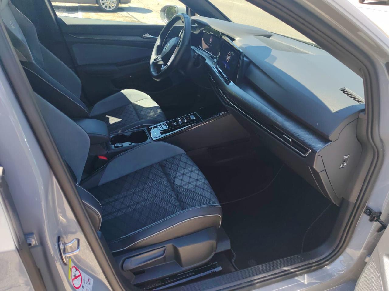 Volkswagen Golf 1.5 eTSI 150 CV EVO ACT DSG R-Line