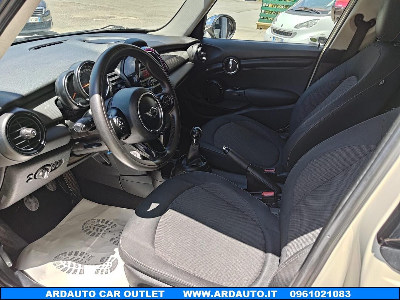 Mini Cooper D 1.5 XL 5 porte