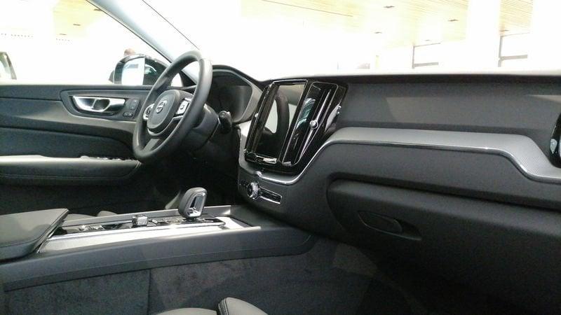 Volvo XC60 XC60 T6 Plug-in hybrid AWD automatico Plus Dark MY25