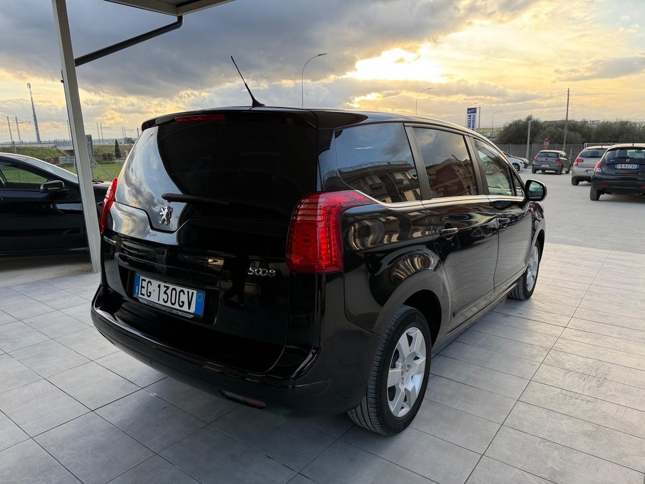 Peugeot 5008 1.6 HDi 112CV Premium