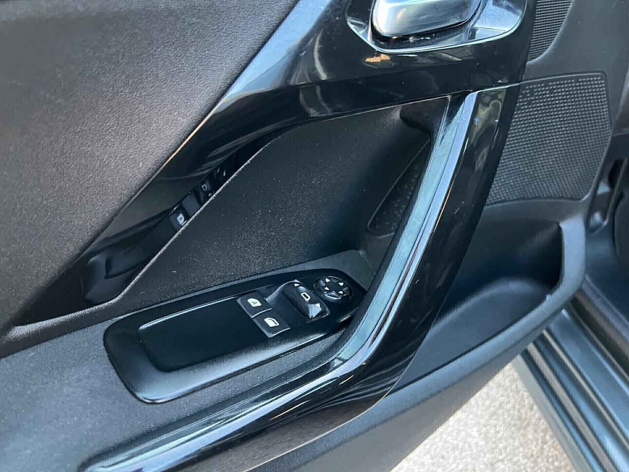 Peugeot 208 1.2 VTi 82 CV 5 porte Allure