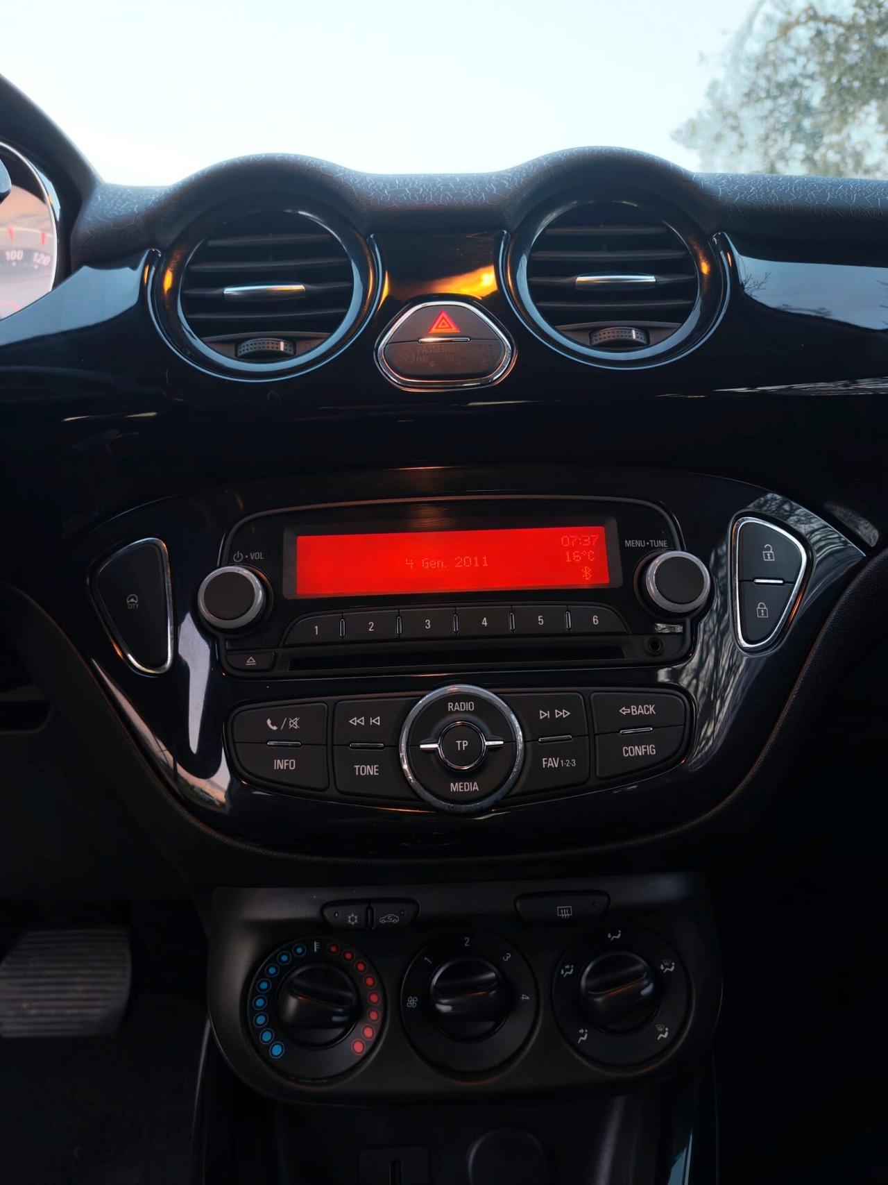 Opel Adam 1.4 87 CV Glam