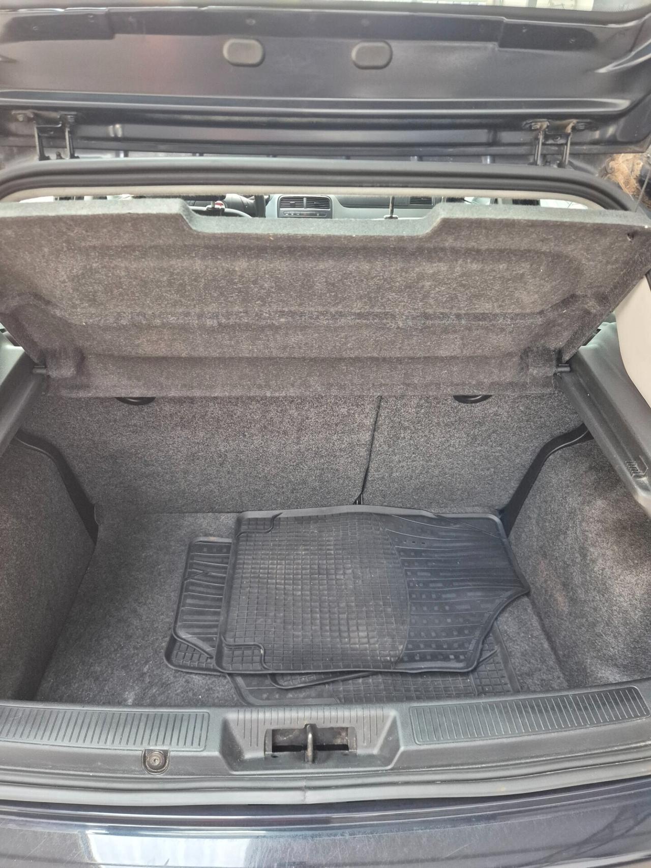 Fiat Punto 1.2 8V 5 porte Lounge benzina neo patentati