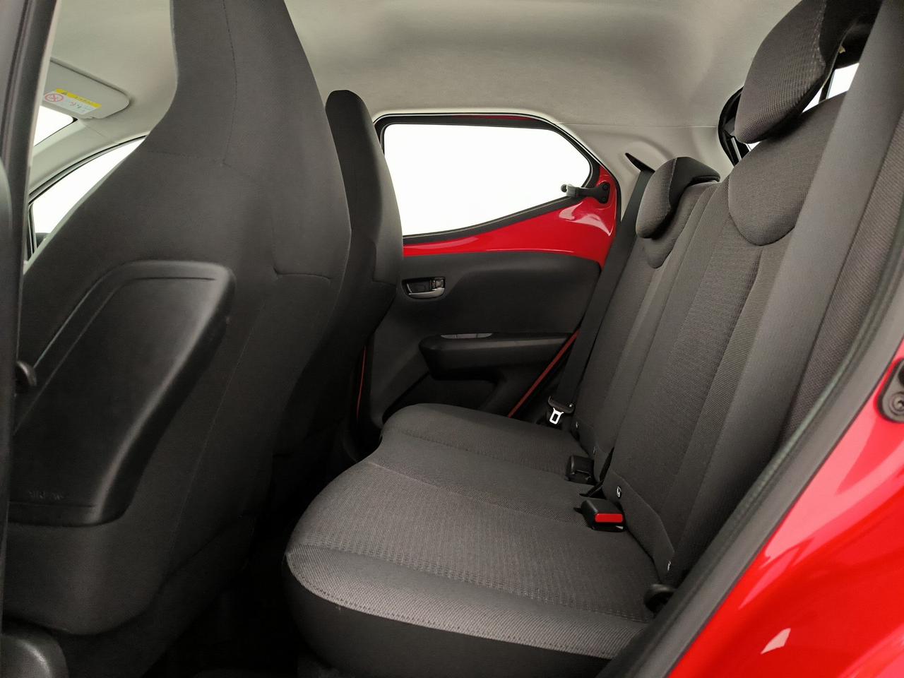Toyota Aygo 5p 1.0 x-play 72cv