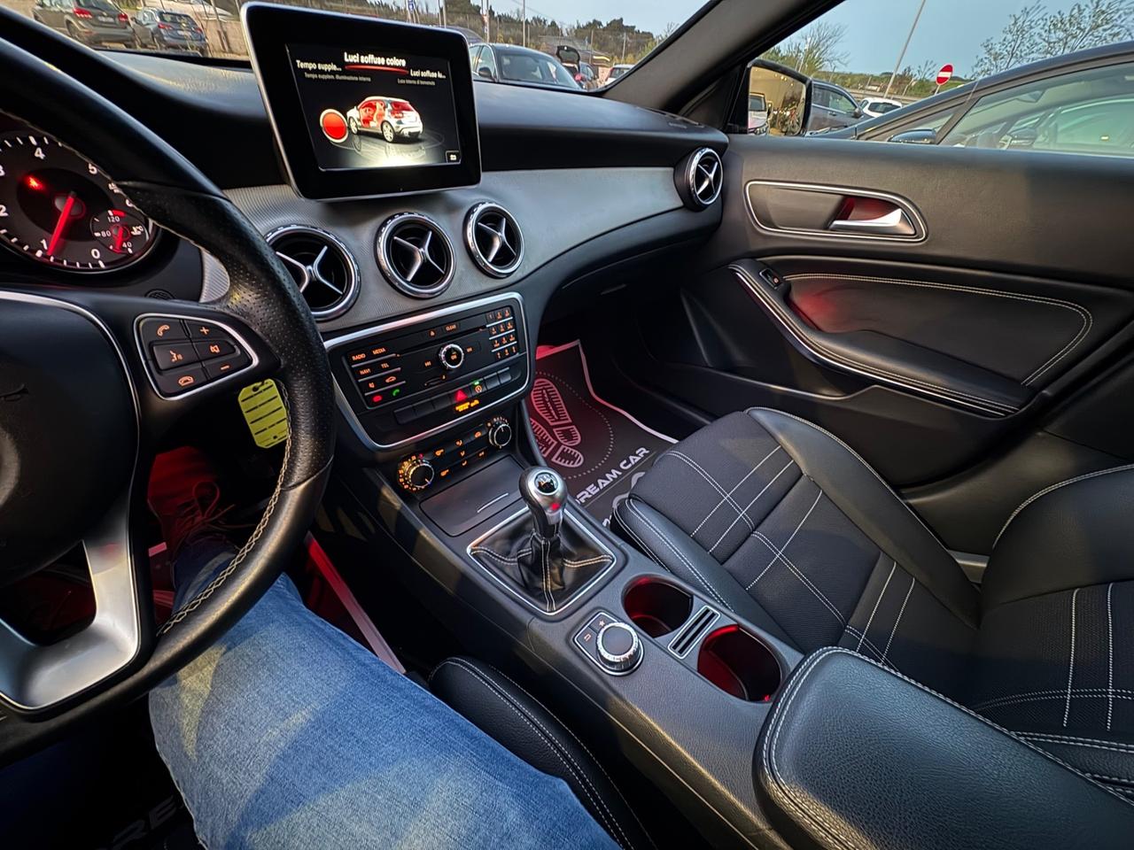 Mercedes-benz GLA 180 d Sport LED INTERNO CERCHI AMG