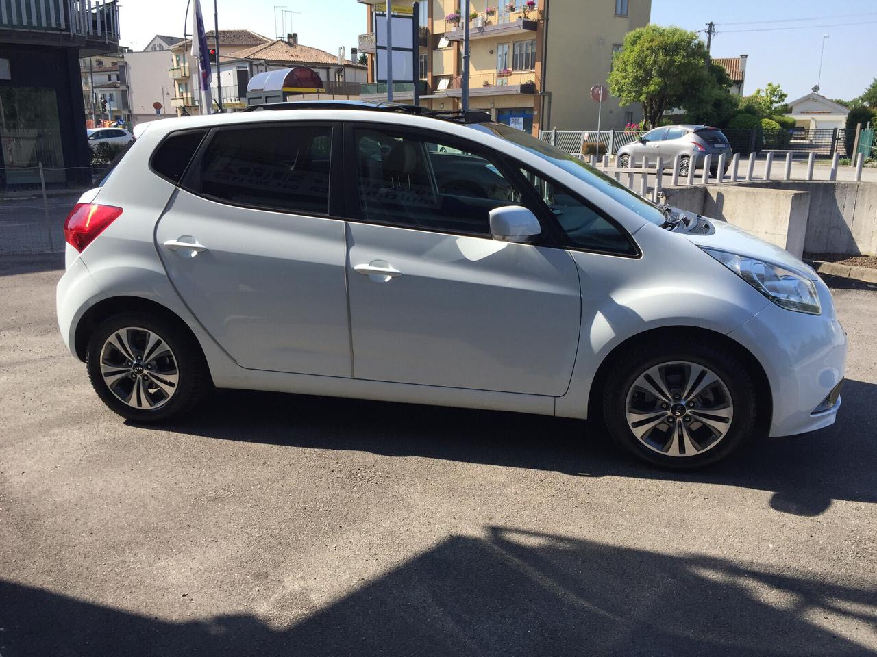 Kia Venga 1.4 CRDi 90CV Cool x NEOPATENTATI