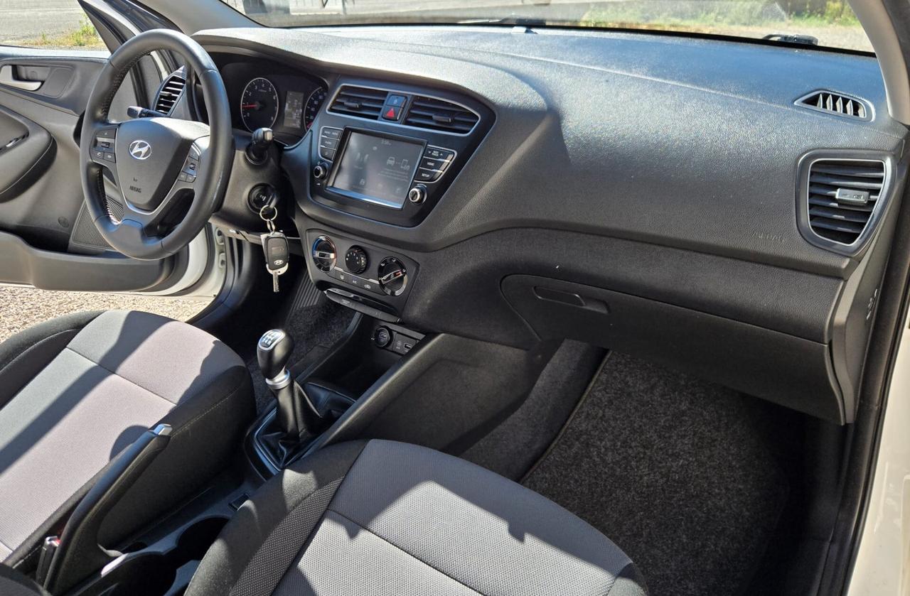 Hyundai i20 1.2 5 porte Tech