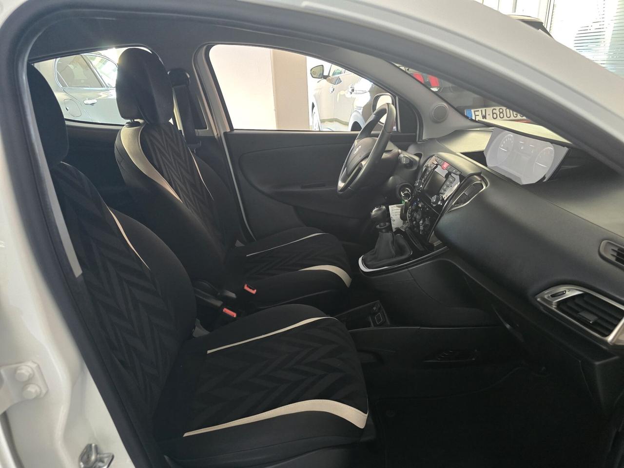 Lancia Ypsilon 1.2 69 CV 5 porte