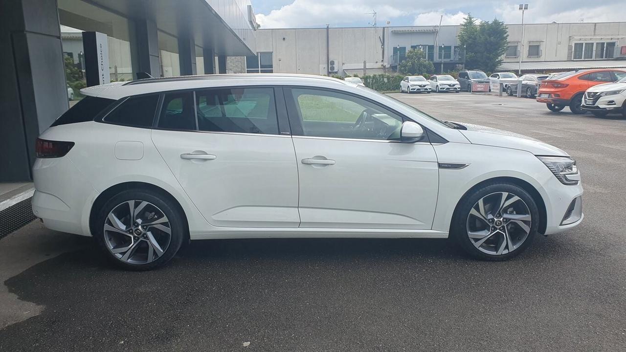 Renault Megane Mégane Sporter Plug-in Hybrid R.S. Line GA834