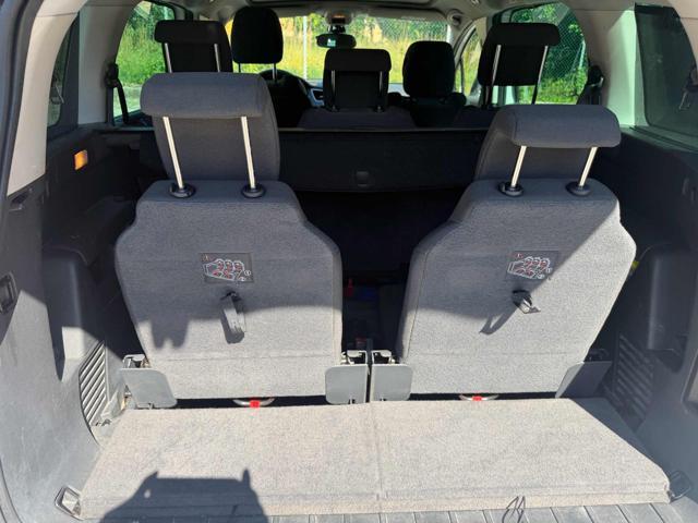 PEUGEOT 5008 1.6 HDi 115CV Allure senza nessun lavoro da fare