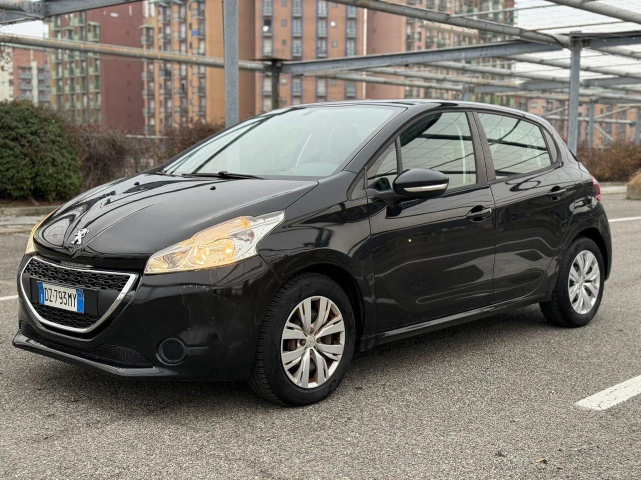 Peugeot 208 PureTech 82 5 porte Allure