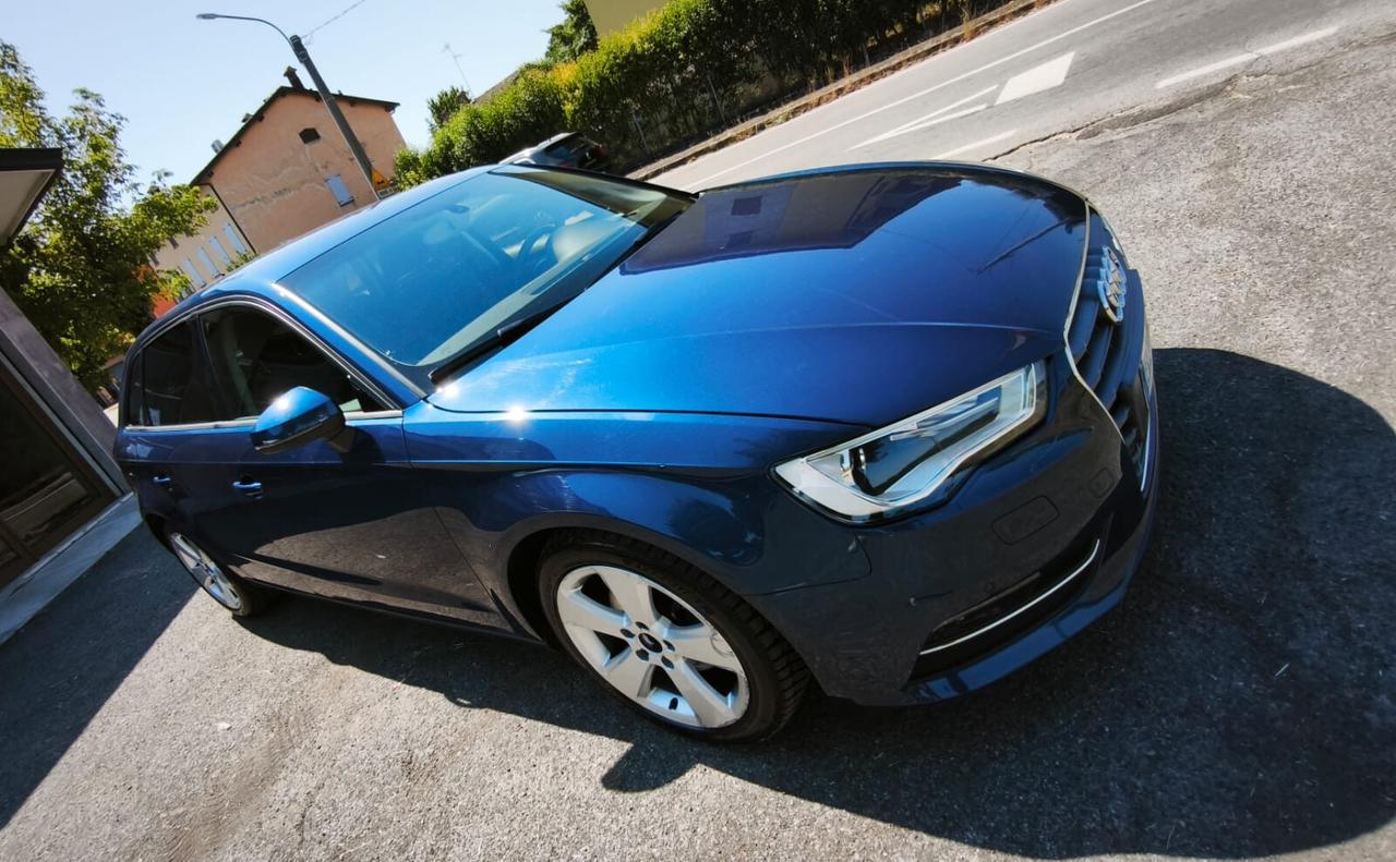 Audi A3 Sportback 2.0 tdi Ambiente 150cv s-tronic E6