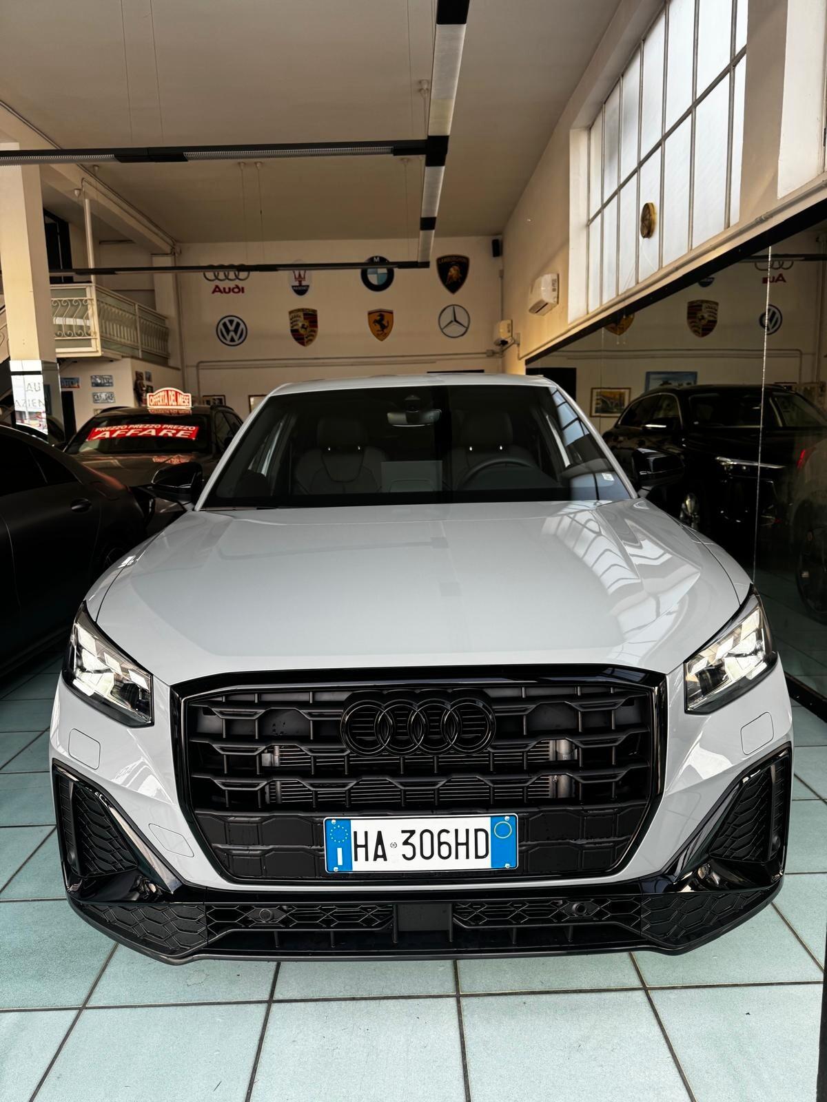 Audi Q2 35 TDI S tronic Identity Black