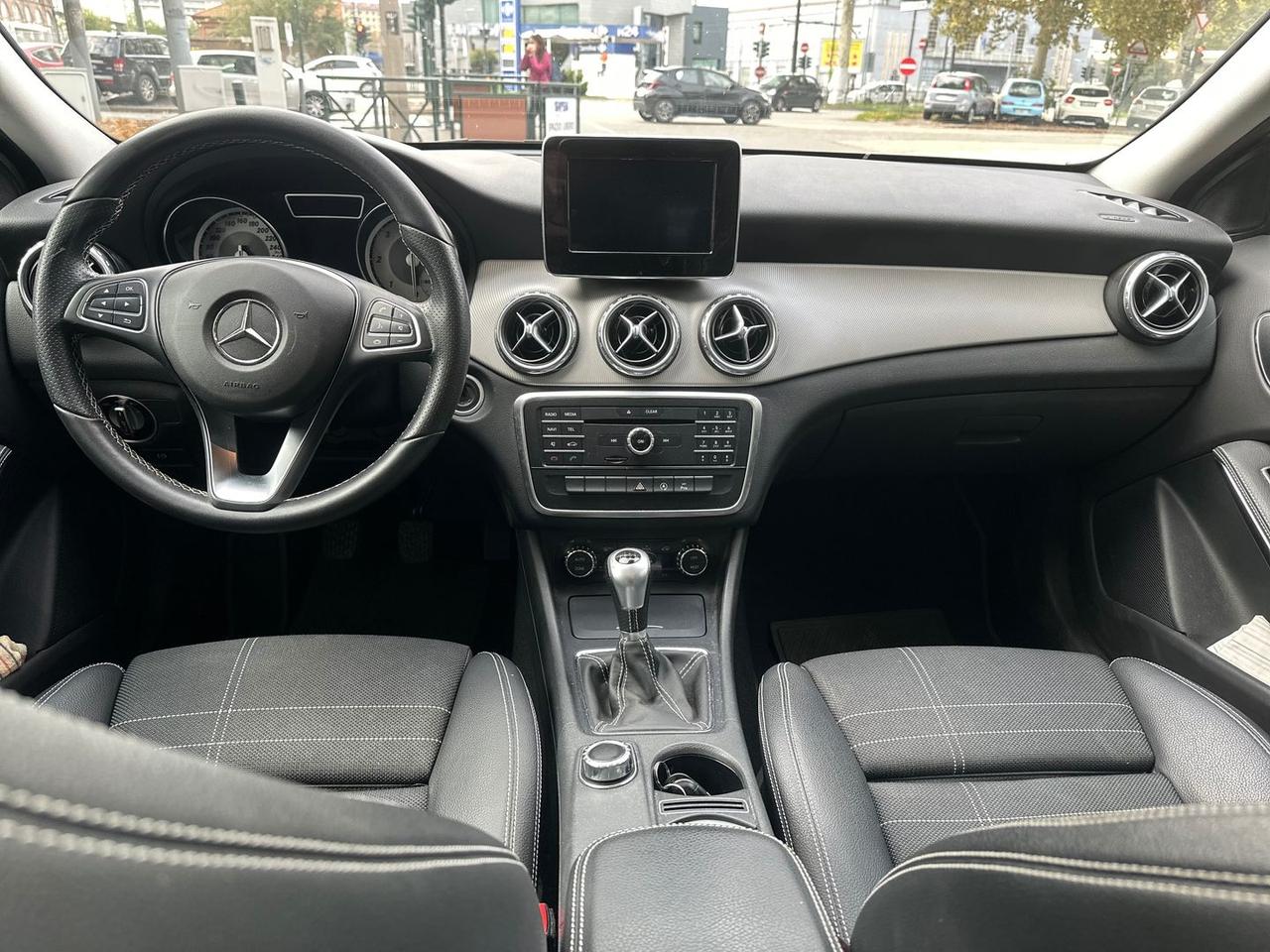 Mercedes-Benz GLA 200 Sport GLA 200 D