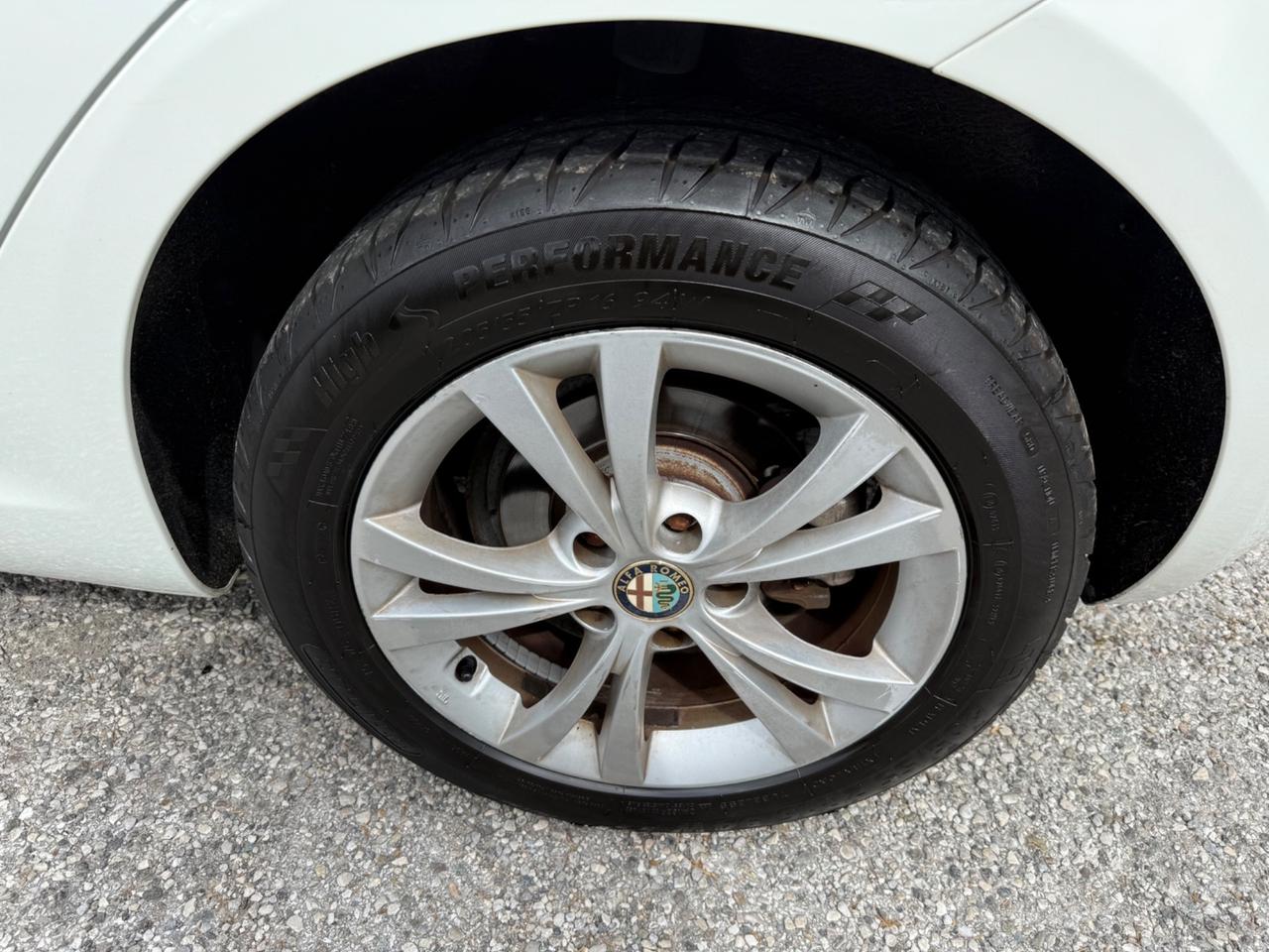 Alfa Romeo Giulietta 1.6 JTDm-2 Progression g.traino Ok NEOPATENTATI