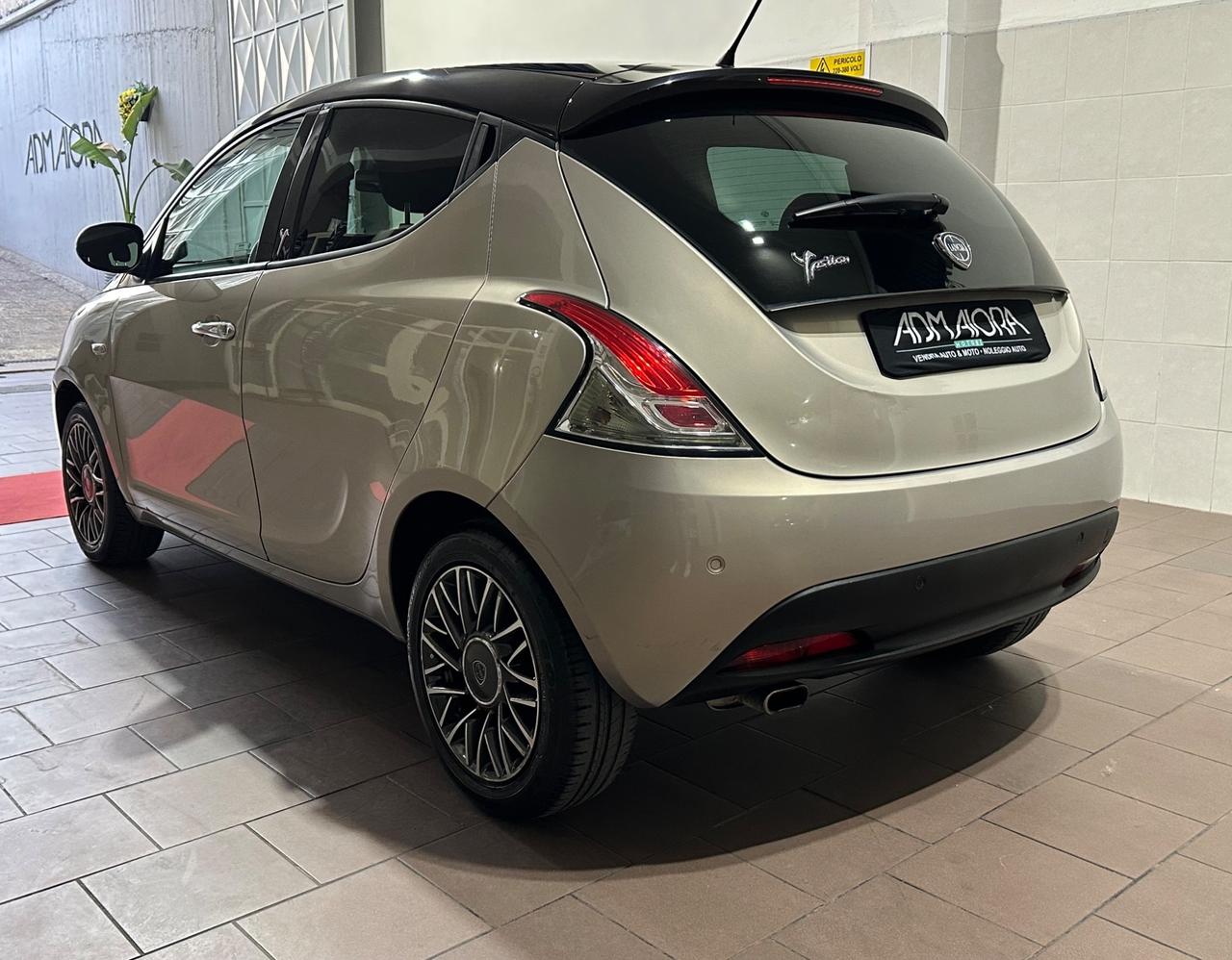 Lancia Ypsilon 1.2 69 CV 5 porte S&S Platinum