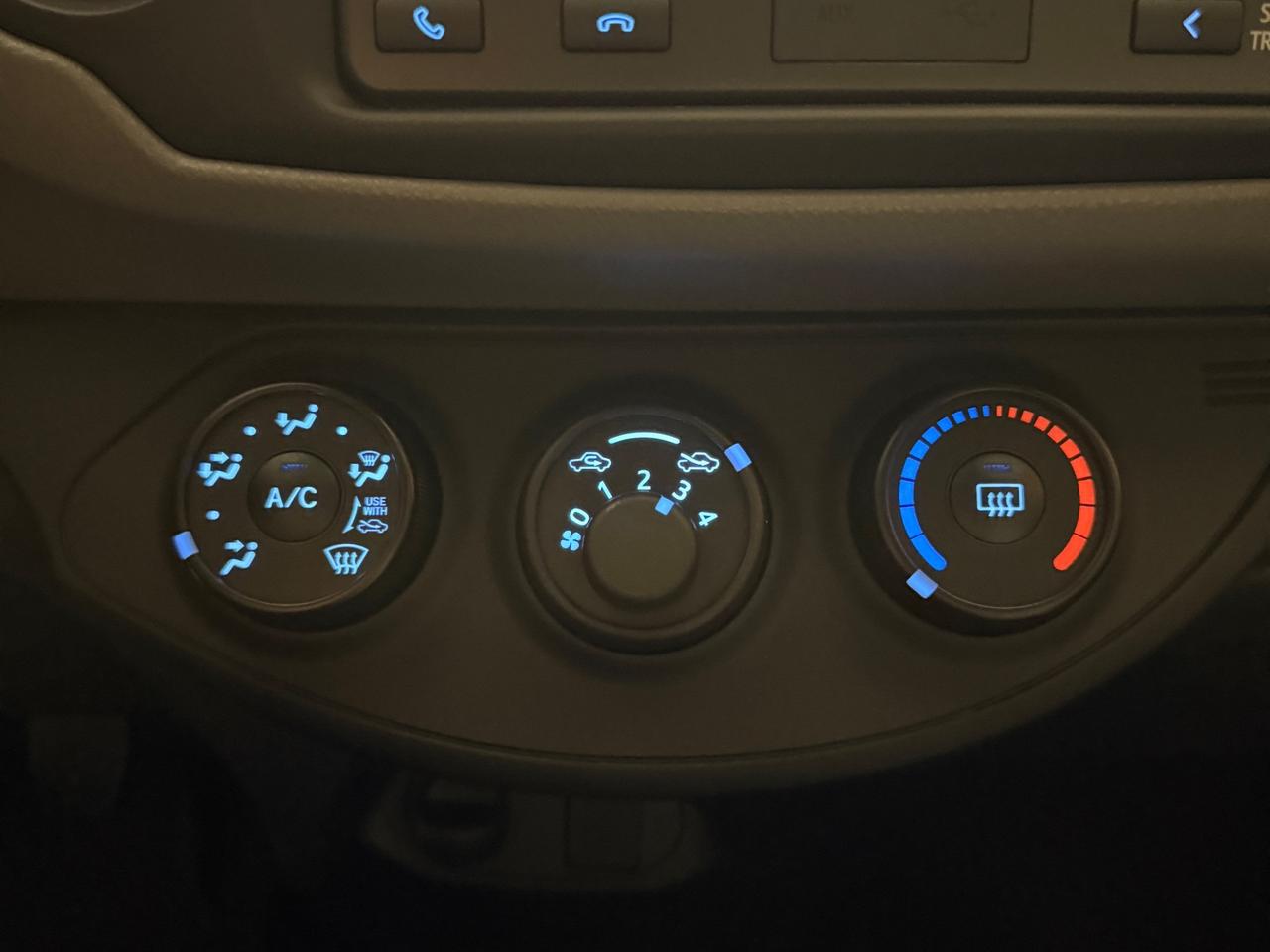 MERAVIGLIOSA TOYOTA YARIS, IN CONDIZIONI DA VETRINA CON SOLI 2930 KM