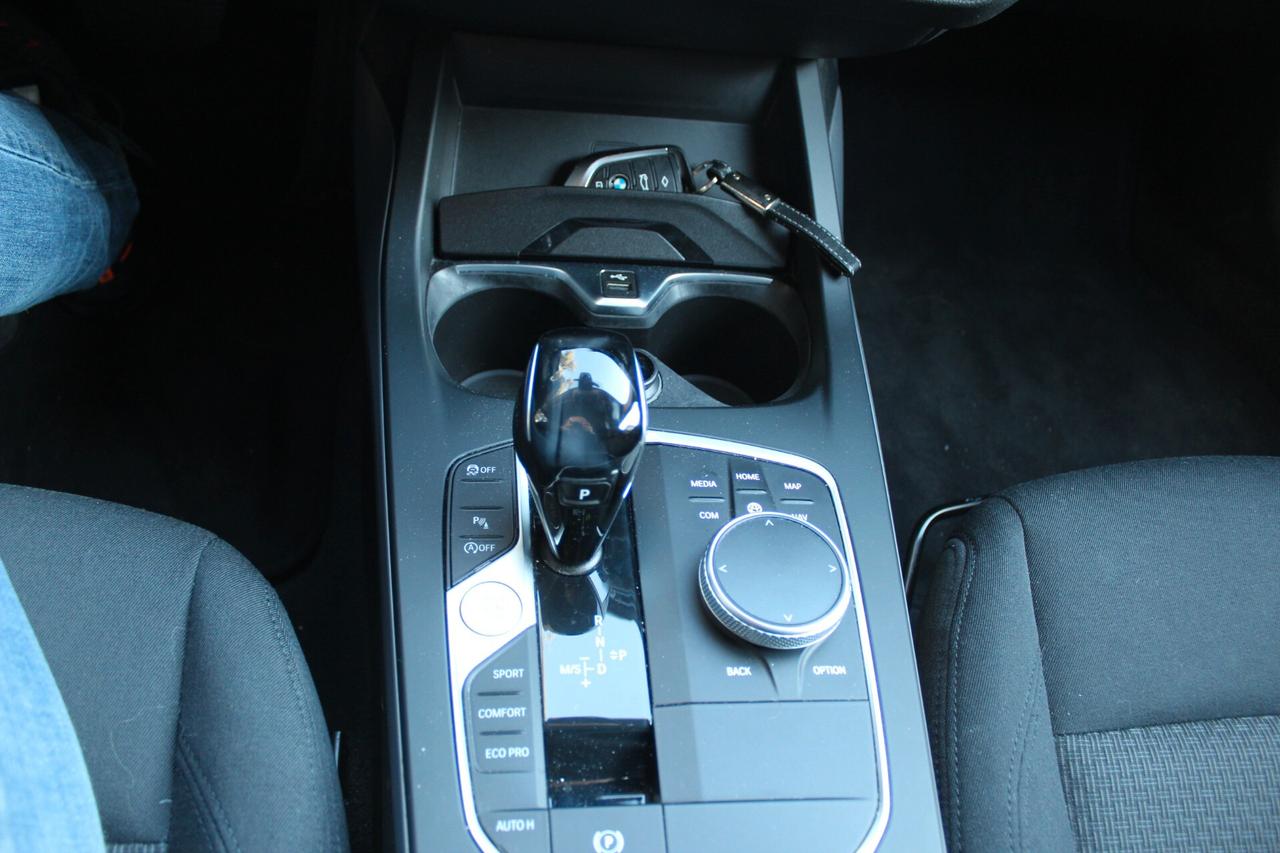 Bmw 118 118d 5p. Business Advantage