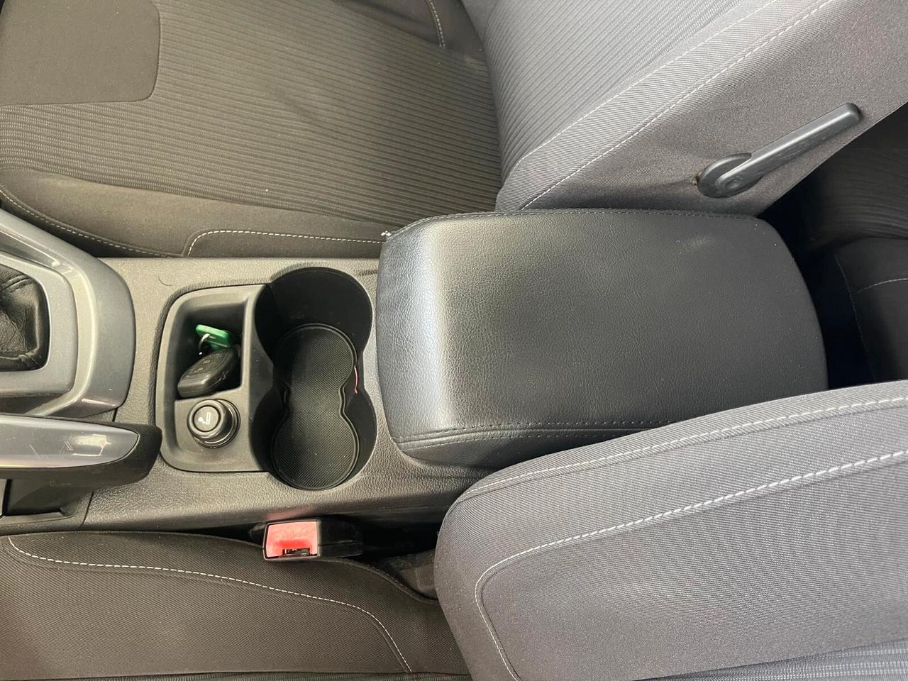 FORD FOCUS 1.6 BENZINA 150CV
