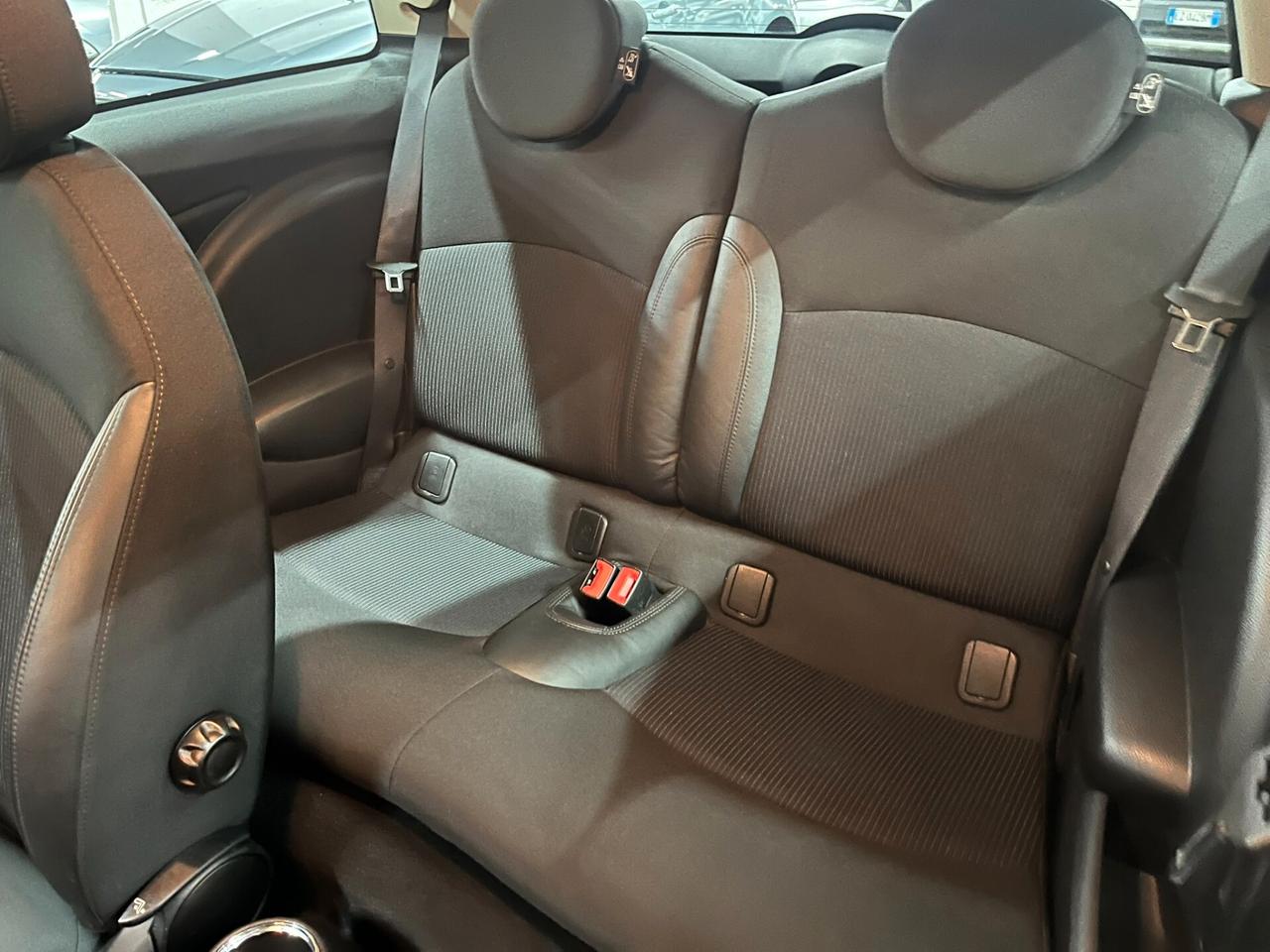 Mini Cooper 1.6 con solo 80mila km