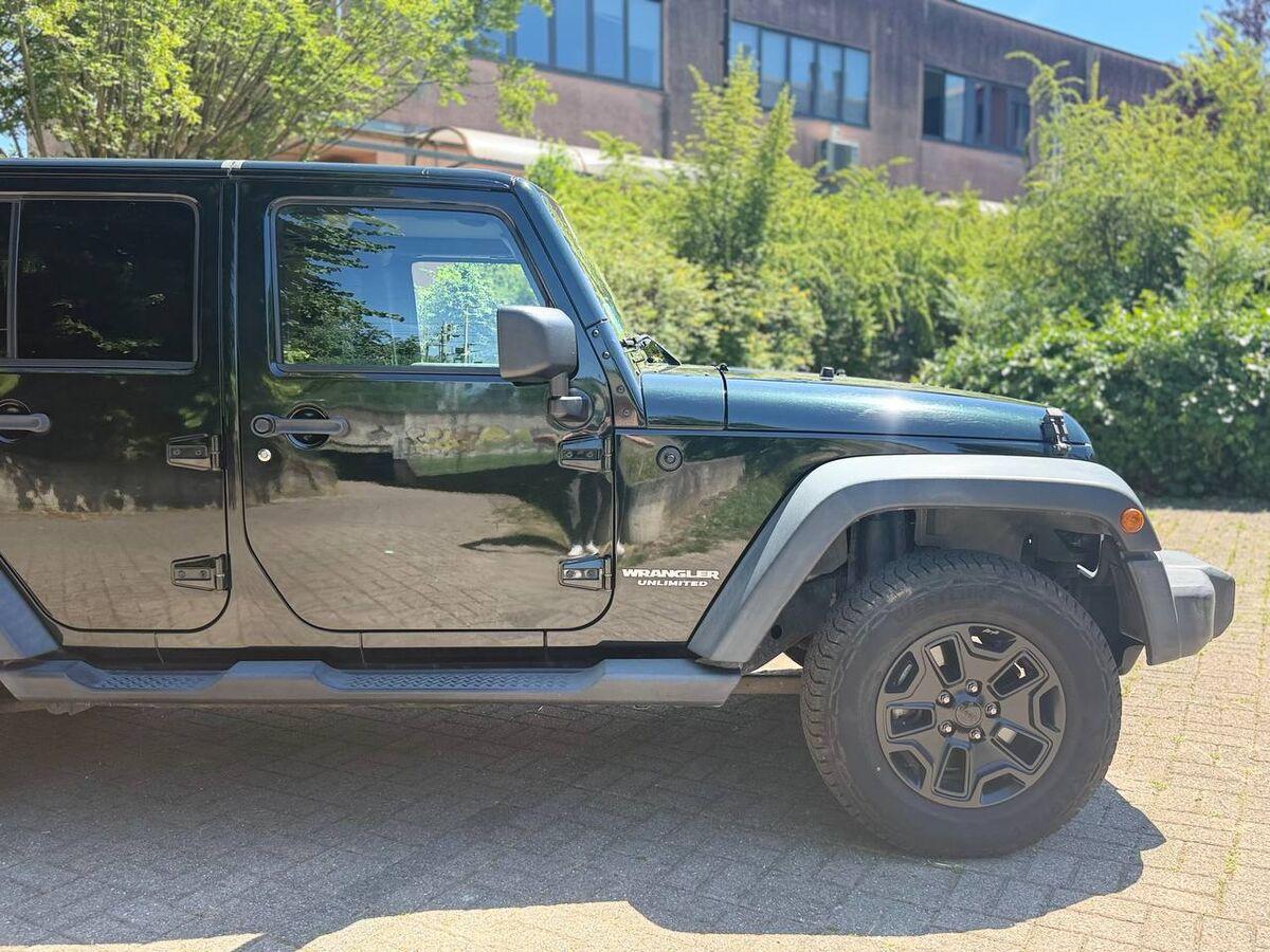Jeep Wrangler Unlimited 2.8 crd Sahara auto