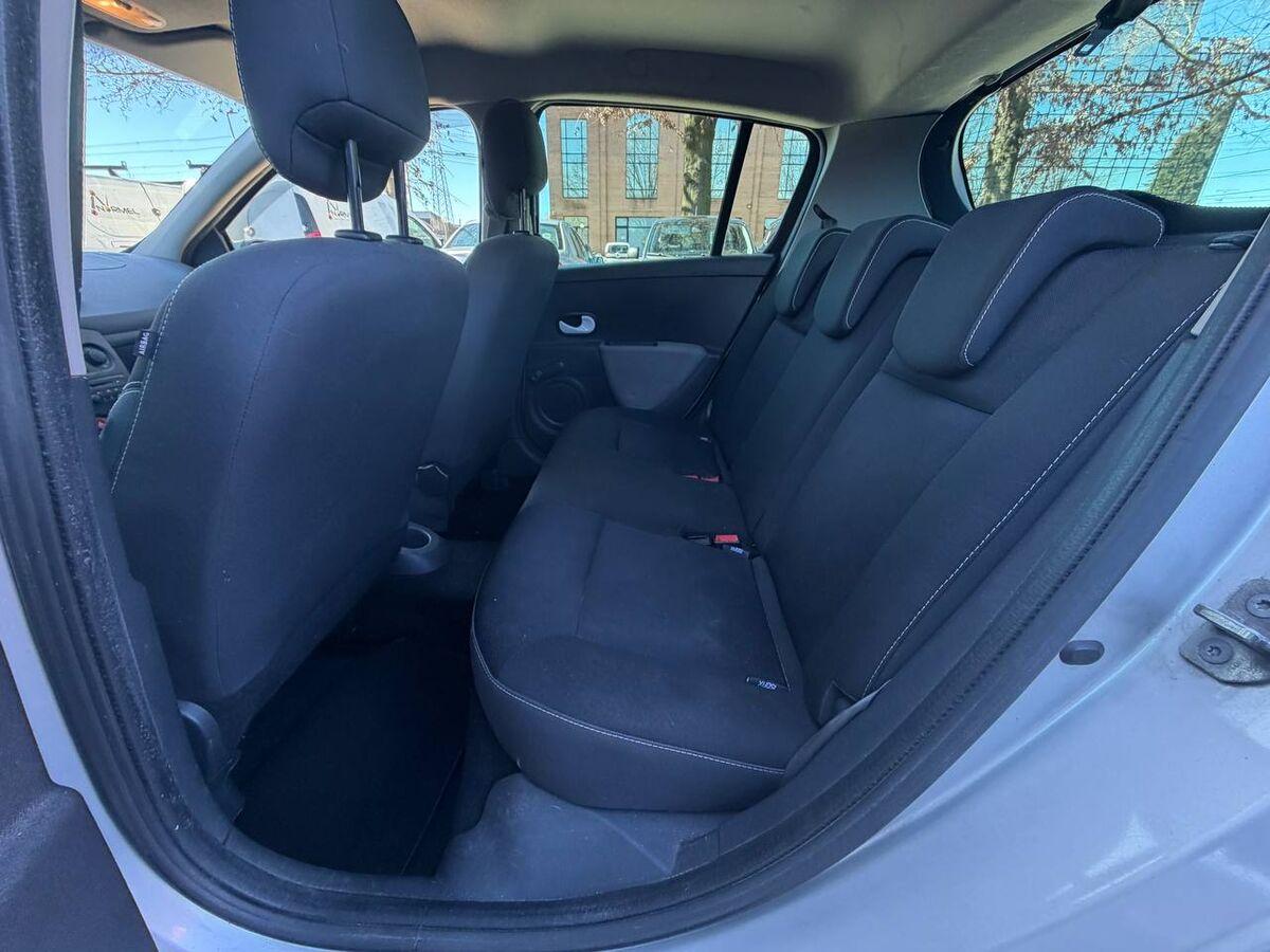 Renault Clio 1.2 16v Live! 5p