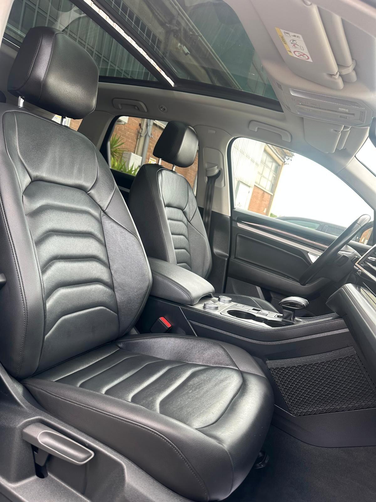 Volkswagen Touareg 3.0 V6 TDI SCR Black Style Tetto Panoramico Pelle Totate Sospensioni Regolabili