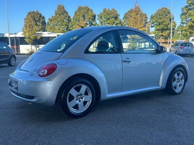 VOLKSWAGEN New Beetle 1.6