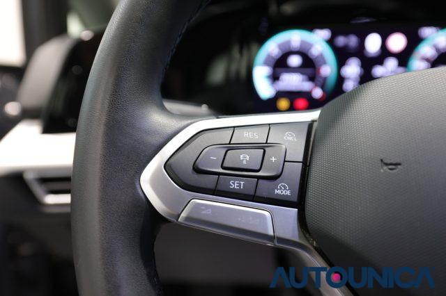VOLKSWAGEN Golf 2.0 TDI 115 CV SCR LIFE FARI LED