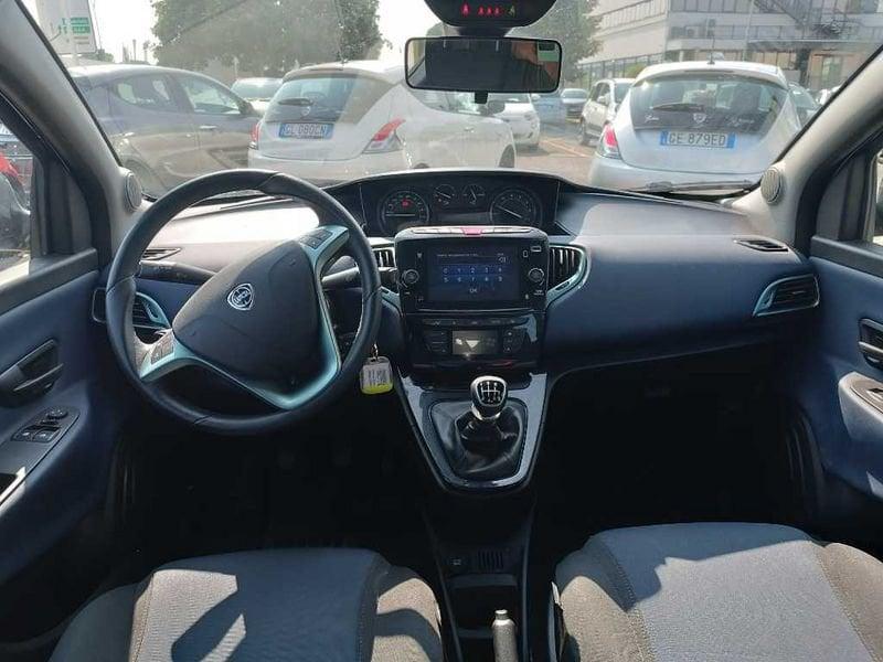 Lancia Ypsilon New 5 porte My24 1.0 Firefly 70 CvStart&Stop Hybrid Oro