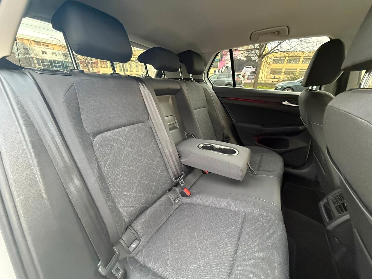 VOLKSWAGEN GOLF VIII 1,5 TGI 130 CV LIFE DSG MY21 5P