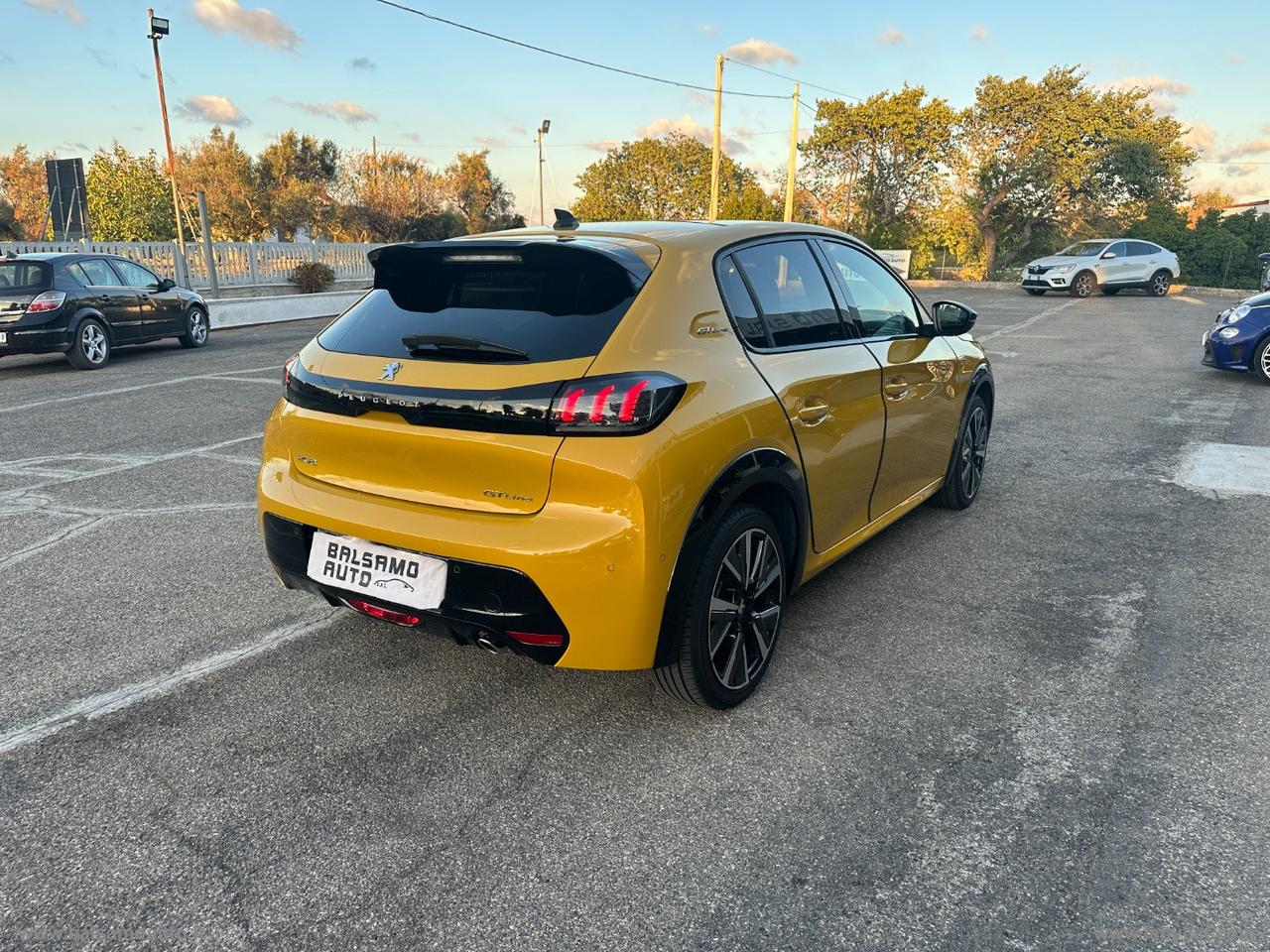 PEUGEOT 208 GT Line PANORAMA