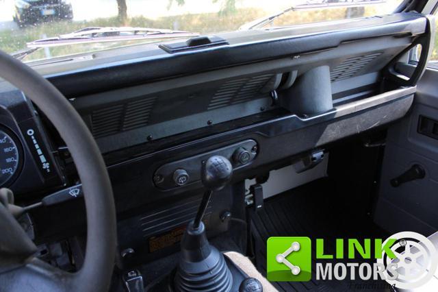 LAND ROVER Defender 90 2.5 Td5
